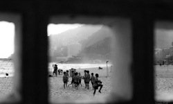 Copy-of-H-3X2-BW-Futebol-na-Praia