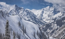 H-3x2-Pyramid-Peak-the-Bells-Blue-Winter-Skies