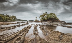 P-2x1-Dominical-Volcanic-Beach