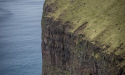 V-3x2-Edge-of-the-World-Kalsoy