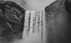 H-3x2-BW-Skogafoss-Birds