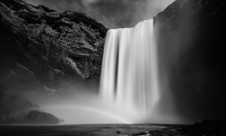 H-3x2-BW-Skogafoss