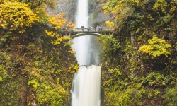 V-3X2-OE0152-Multnomah-Falls-Umbrella-INSTA