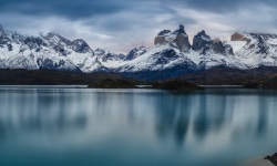 P-3x1-Torres-del-Paine-Lago-Pehue-Cloudy-Sunrise