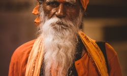 V-3x2-Varanasi-Sadhu-Holy-Man